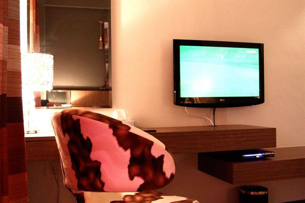 Arenaa Deluxe Hotel Malacca Exteriör bild