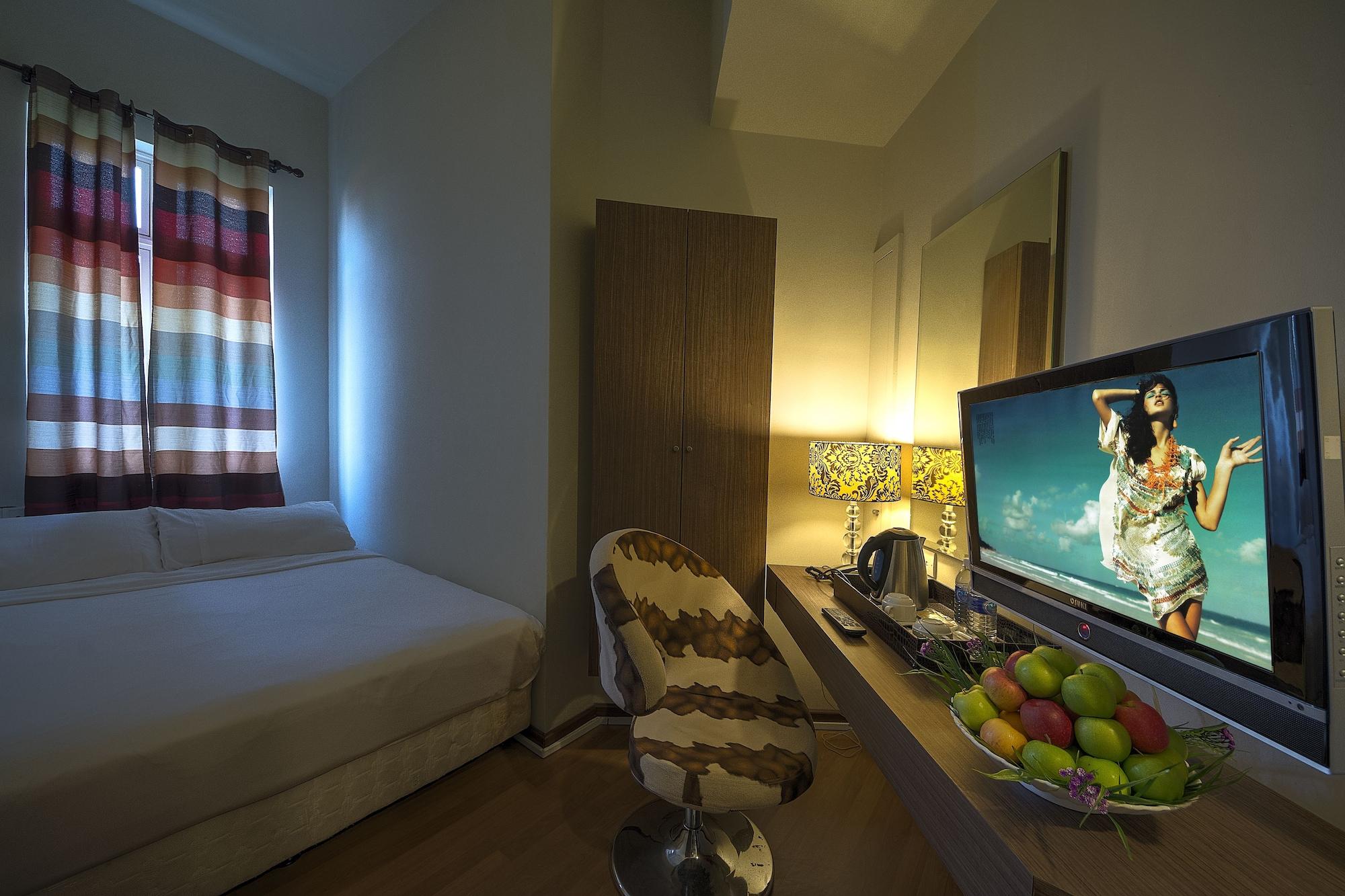 Arenaa Deluxe Hotel Malacca Exteriör bild