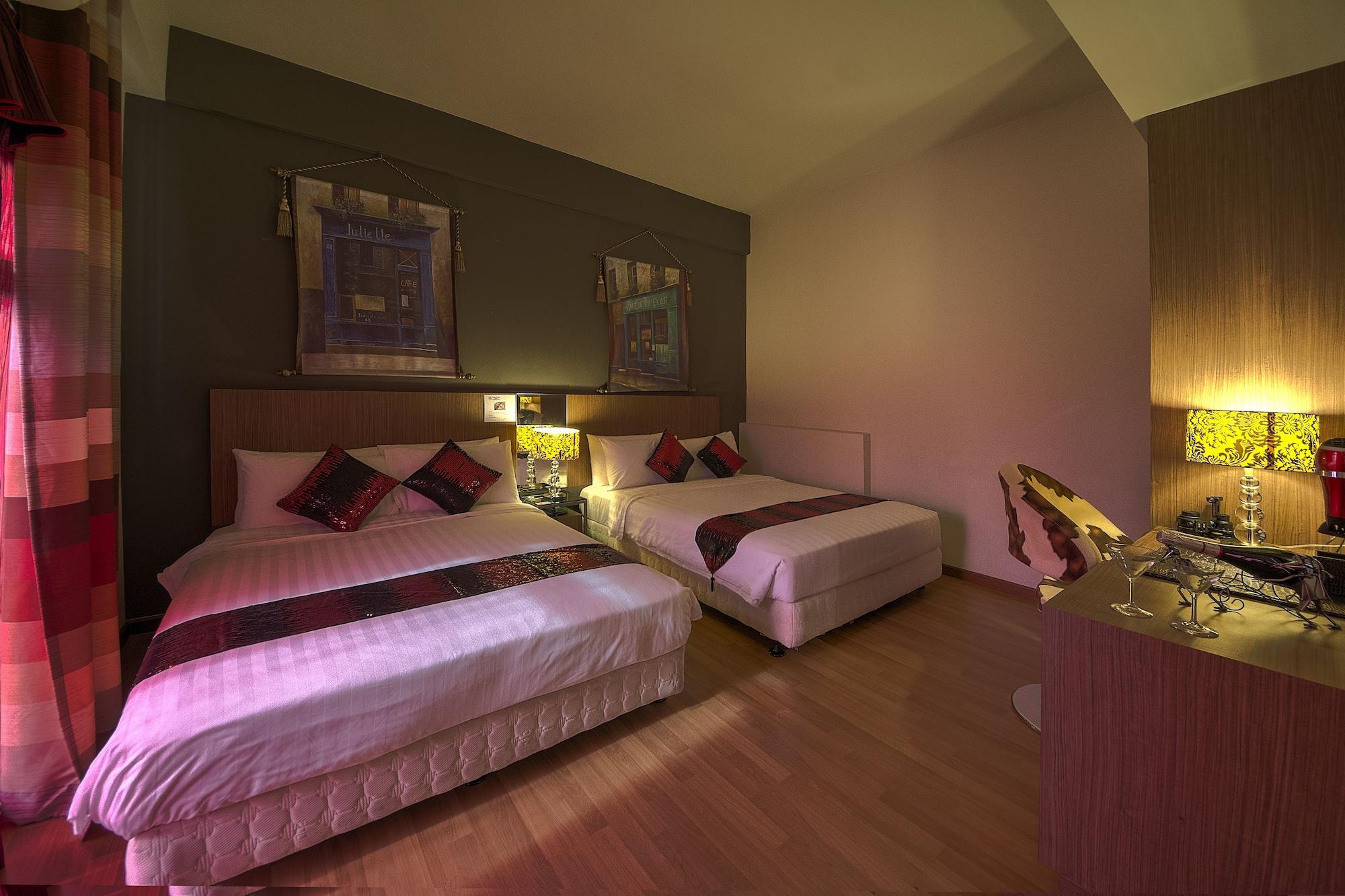 Arenaa Deluxe Hotel Malacca Exteriör bild