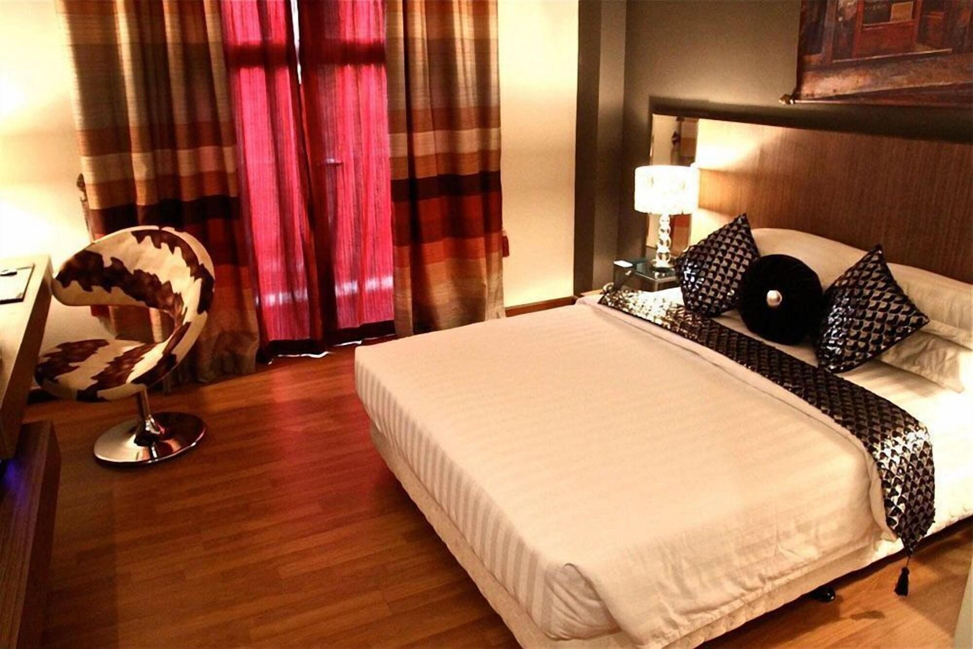 Arenaa Deluxe Hotel Malacca Exteriör bild