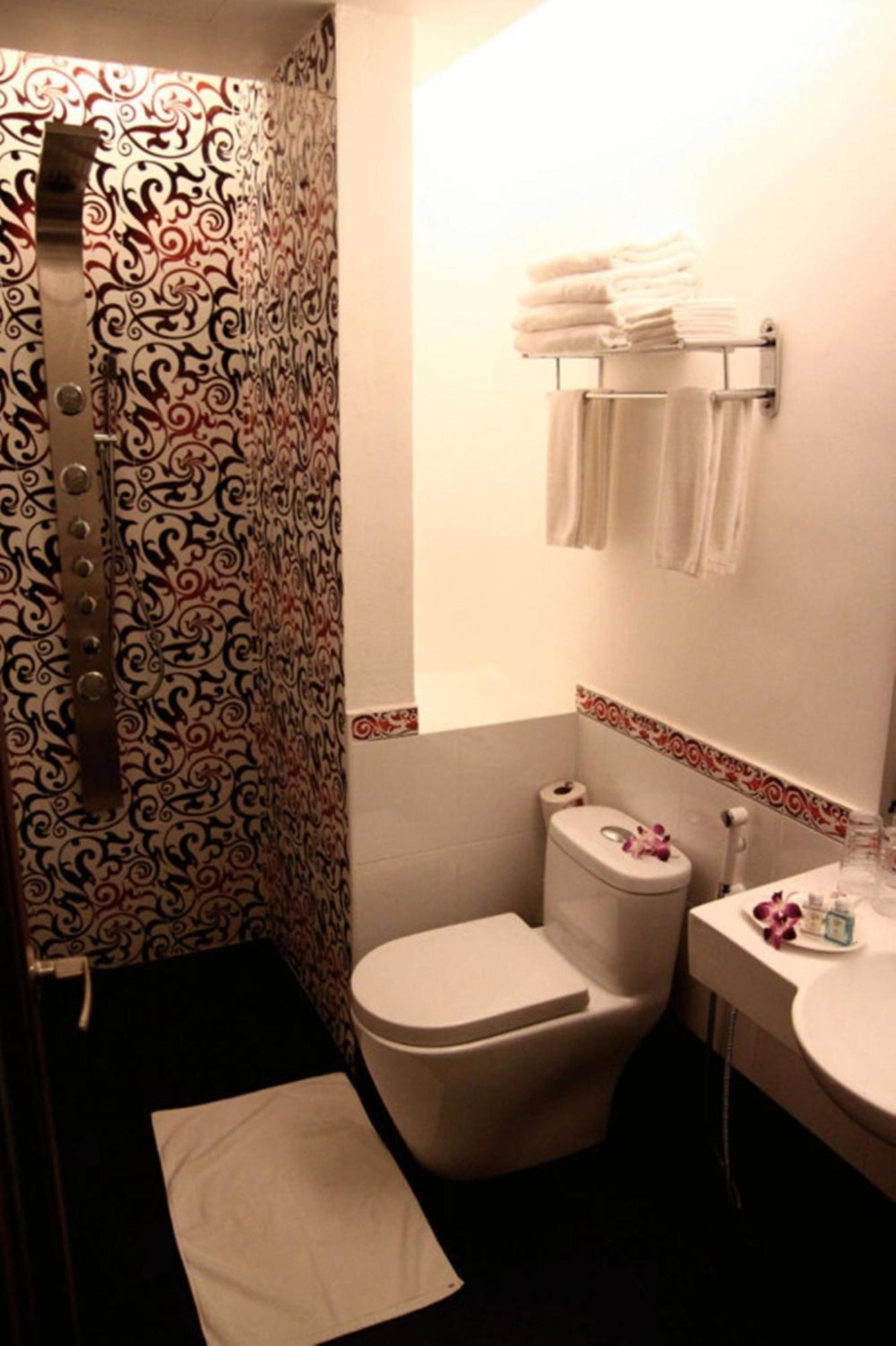 Arenaa Deluxe Hotel Malacca Rum bild