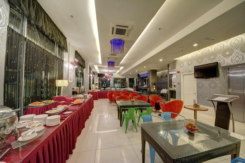 Arenaa Deluxe Hotel Malacca Exteriör bild