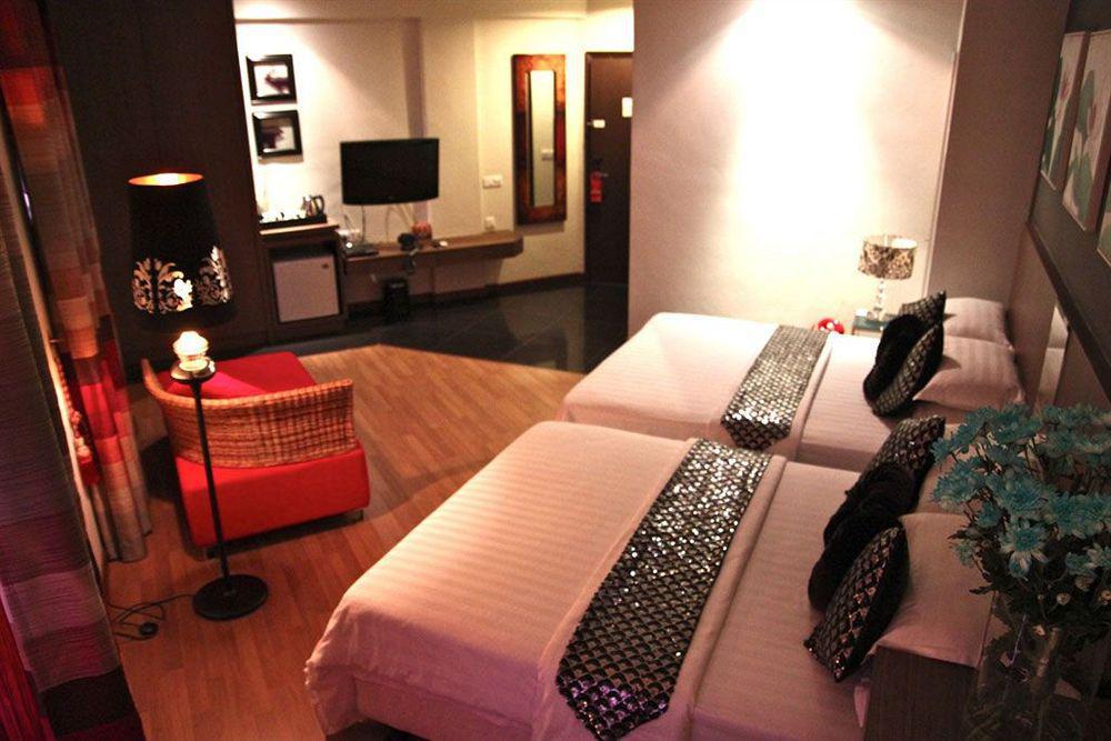Arenaa Deluxe Hotel Malacca Exteriör bild
